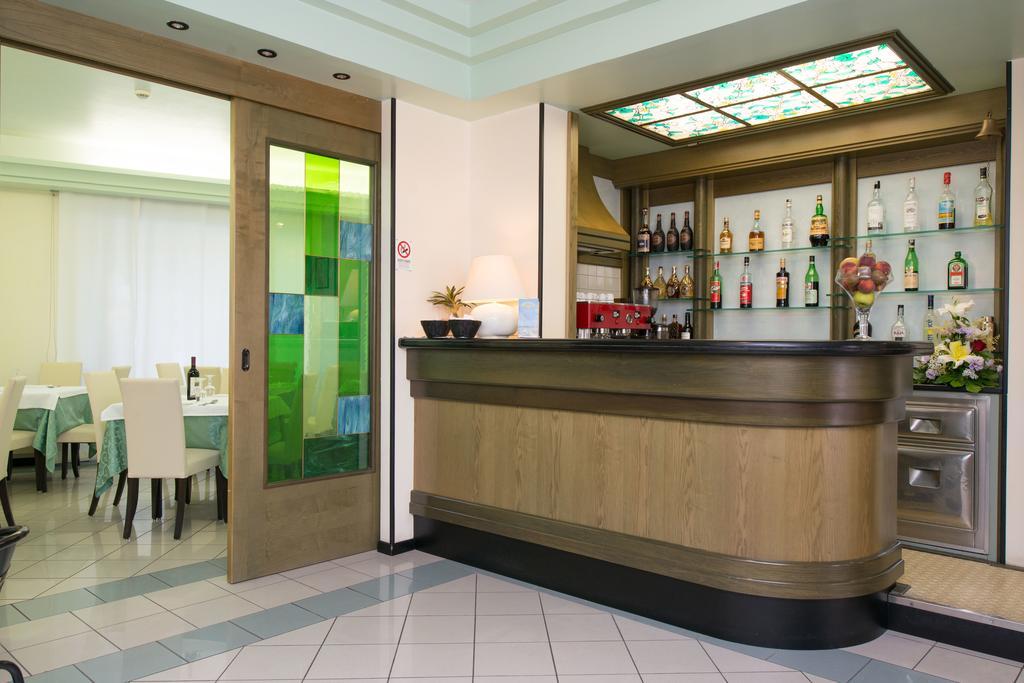 Albergo Arcobaleno Sottomarina Exterior foto